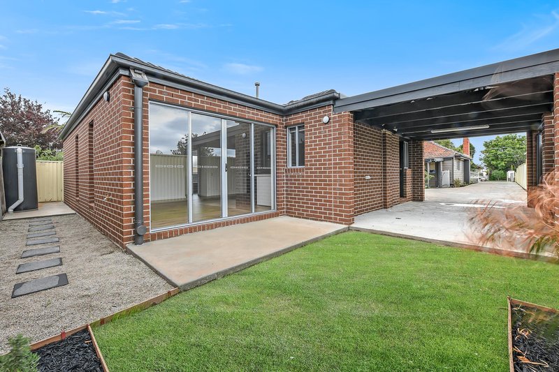 Photo - 2/22 King George Parade, Dandenong VIC 3175 - Image 9