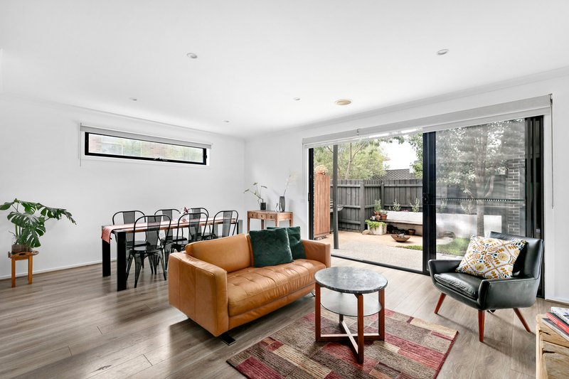 Photo - 2/22 Kitchener Road, Pascoe Vale VIC 3044 - Image 8