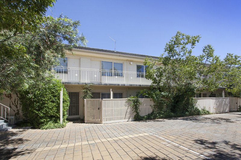 2/22 Kokaribb Road, Carnegie VIC 3163