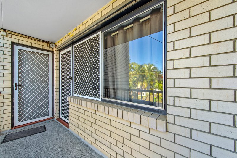 Photo - 2/22 Leonard Avenue, Surfers Paradise QLD 4217 - Image 3