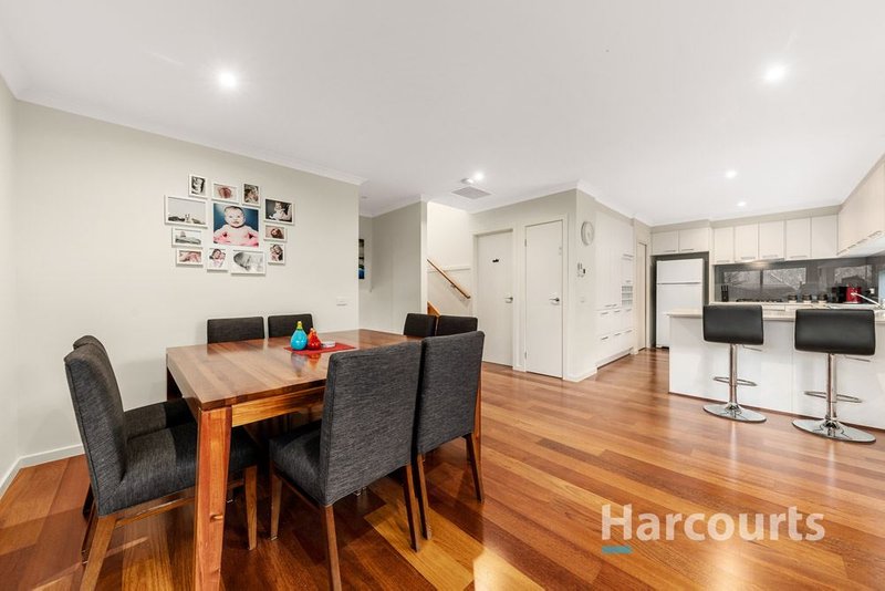 Photo - 2/22 Maple Street, Bayswater VIC 3153 - Image 4