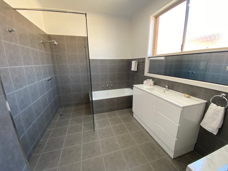 Photo - 2/22 Mclean Street, Brunswick West VIC 3055 - Image 8