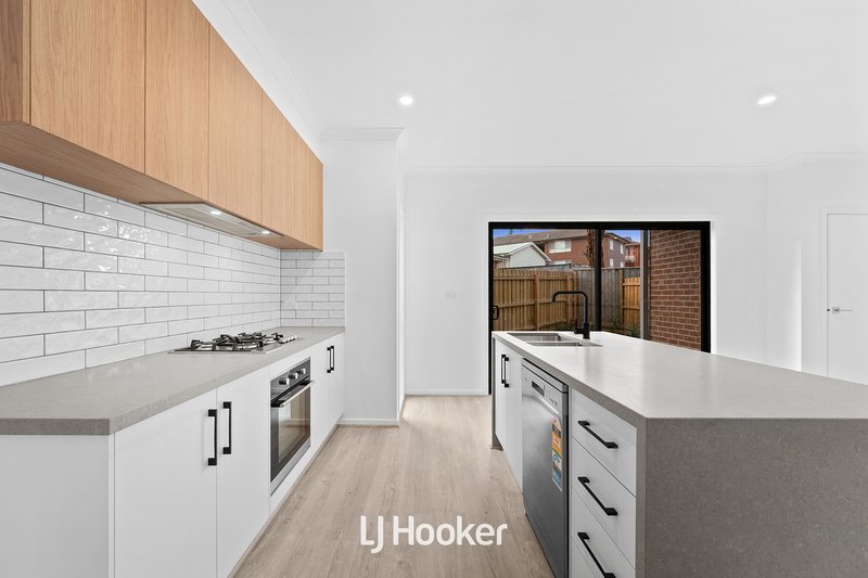 Photo - 2/22 Napier Street, Dandenong VIC 3175 - Image 3