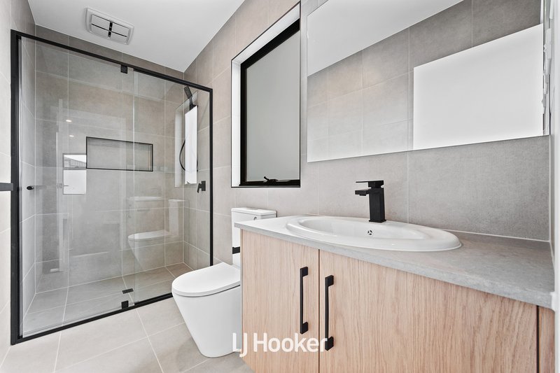 Photo - 2/22 Napier Street, Dandenong VIC 3175 - Image 7