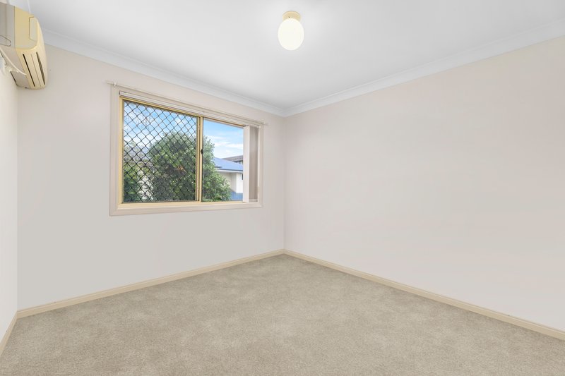 Photo - 2/22 Norman Drive, Chermside QLD 4032 - Image 7