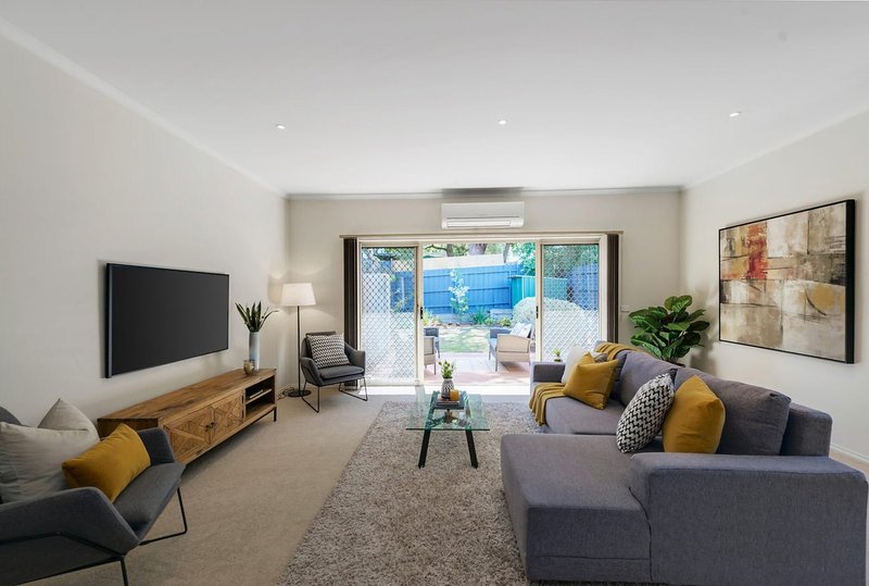 Photo - 2/22 Oliver Street, Ringwood VIC 3134 - Image 3