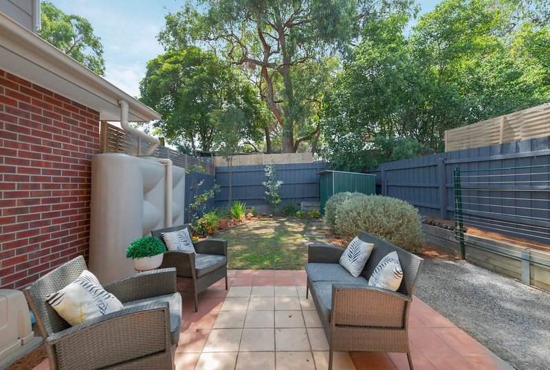 Photo - 2/22 Oliver Street, Ringwood VIC 3134 - Image 8