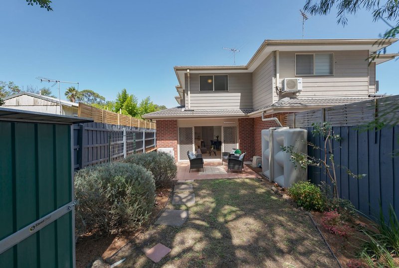 Photo - 2/22 Oliver Street, Ringwood VIC 3134 - Image 9