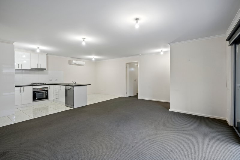 Photo - 2/22 Park Crescent, Boronia VIC 3155 - Image 3