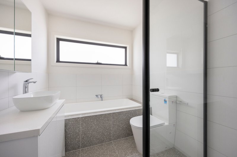 Photo - 2/22 Paton Crescent, Boronia VIC 3155 - Image 5