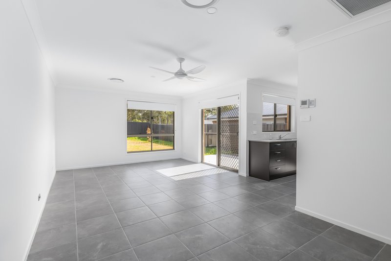 Photo - 2/22 Pikewood Road, Heddon Greta NSW 2321 - Image 3