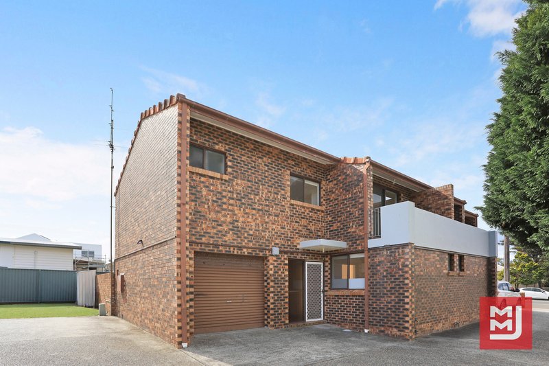 Photo - 2/22 Pioneer Road, Corrimal NSW 2518 - Image 1