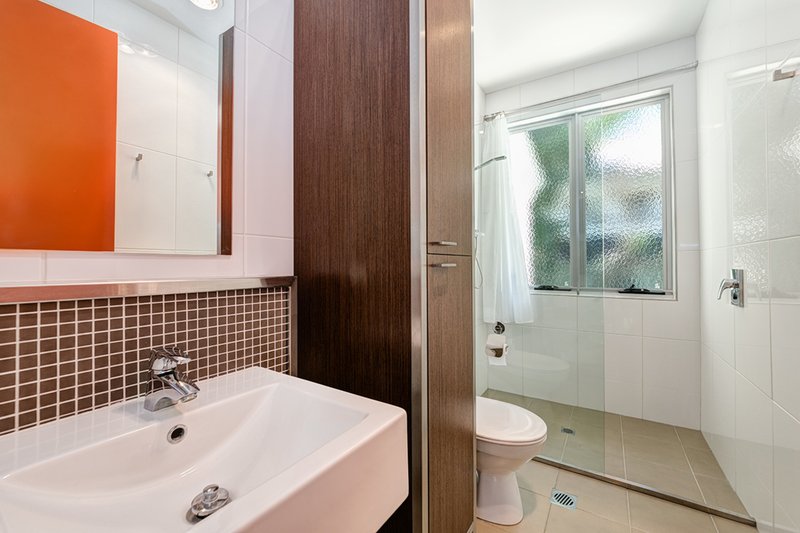 Photo - 2/22 Rennie Street, Indooroopilly QLD 4068 - Image 10