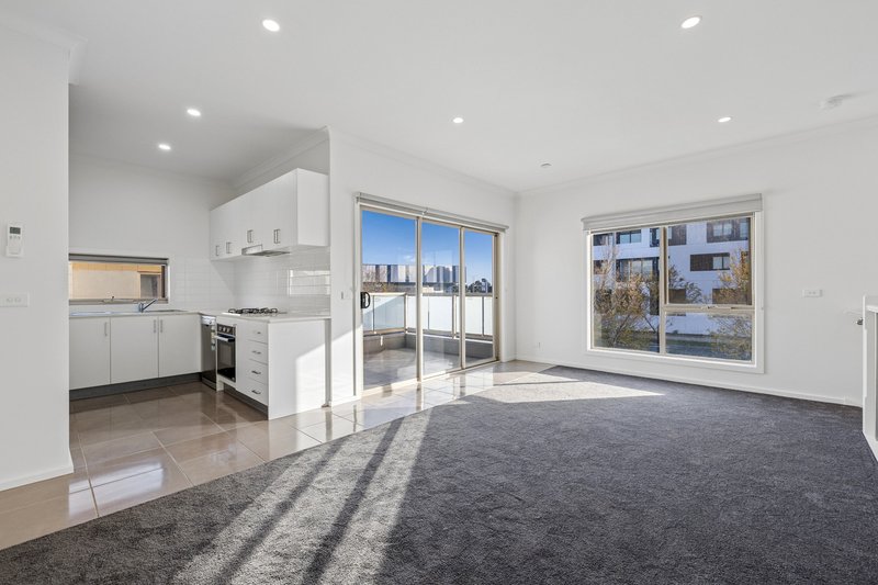 Photo - 22/2 Rockgarden Drive, Truganina VIC 3029 - Image 12