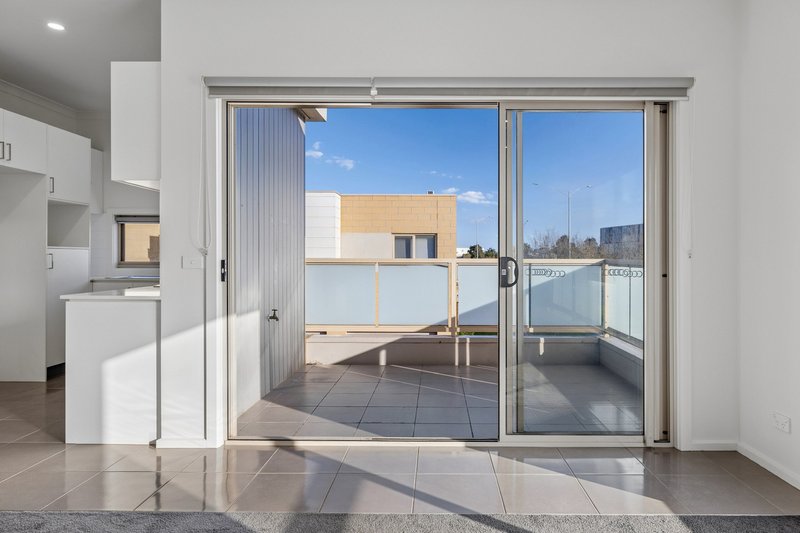 Photo - 22/2 Rockgarden Drive, Truganina VIC 3029 - Image 15