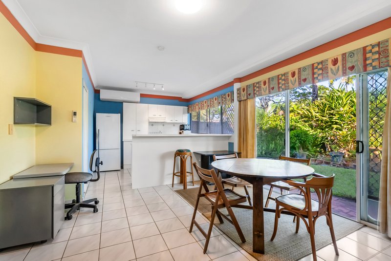 Photo - 2/22 Springfield Crescent, Manoora QLD 4870 - Image 5