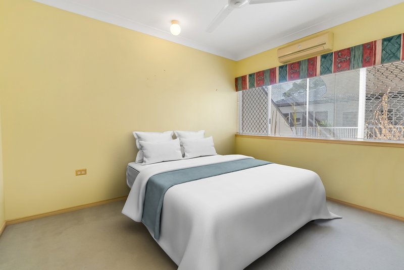 Photo - 2/22 Springfield Crescent, Manoora QLD 4870 - Image 8