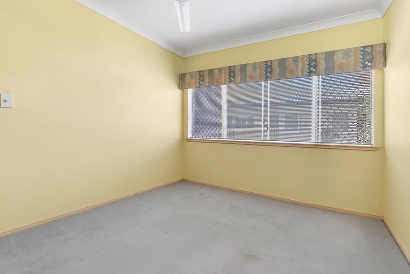 Photo - 2/22 Springfield Crescent, Manoora QLD 4870 - Image 9