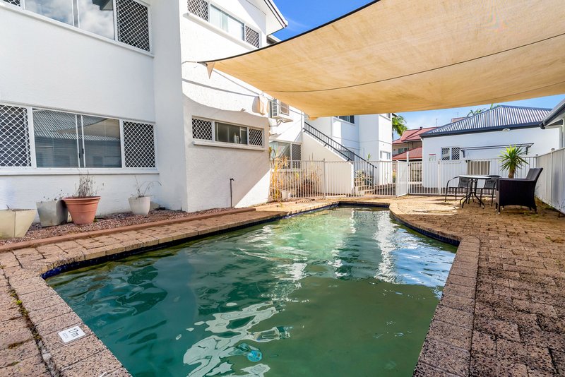 Photo - 2/22 Springfield Crescent, Manoora QLD 4870 - Image 12