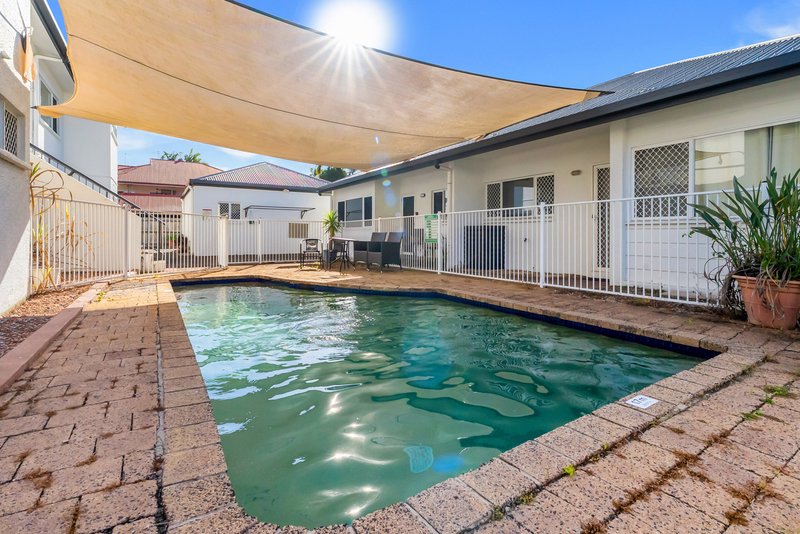 Photo - 2/22 Springfield Crescent, Manoora QLD 4870 - Image 18