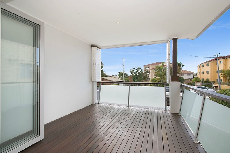 Photo - 2/22 Stephens Street, Burleigh Heads QLD 4220 - Image 5