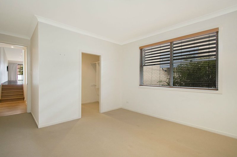 Photo - 2/22 Stephens Street, Burleigh Heads QLD 4220 - Image 6