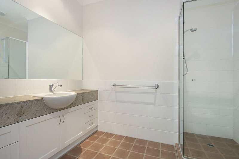 Photo - 2/22 Stephens Street, Burleigh Heads QLD 4220 - Image 7