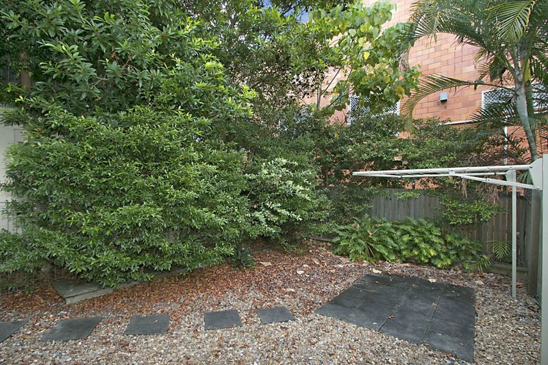 Photo - 2/22 Stephens Street, Burleigh Heads QLD 4220 - Image 9