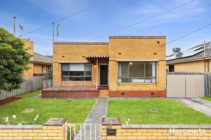 Photo - 222 Thompson Road, North Geelong VIC 3215 - Image 1