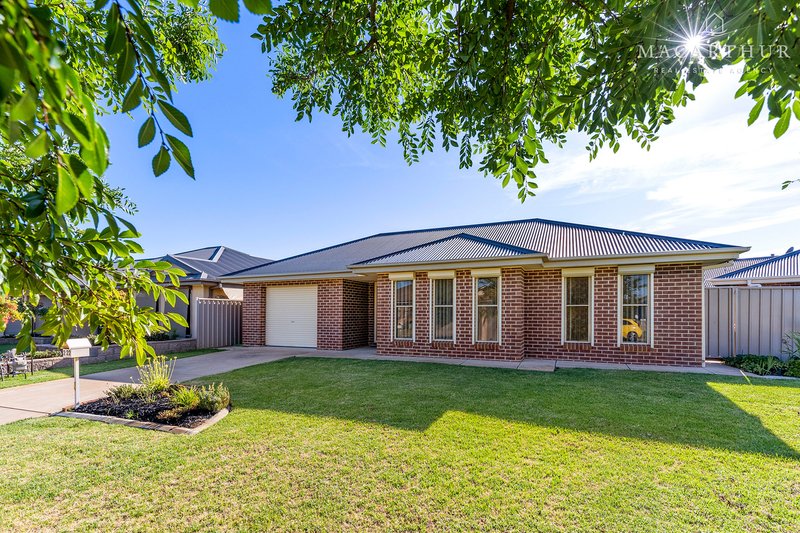 2/22 Warambee Street, Glenfield Park NSW 2650