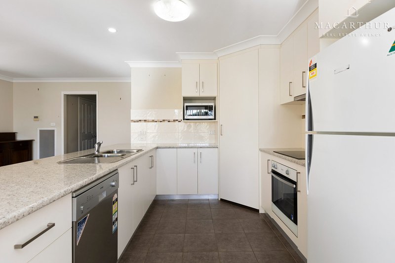 Photo - 2/22 Warambee Street, Glenfield Park NSW 2650 - Image 3