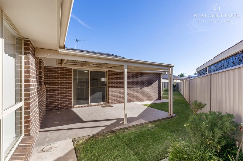 Photo - 2/22 Warambee Street, Glenfield Park NSW 2650 - Image 4