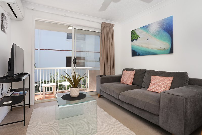 Photo - 22/21-27 Markwell Avenue, Surfers Paradise QLD 4217 - Image 2