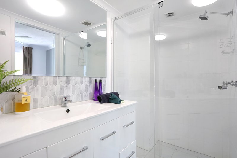 Photo - 22/21-27 Markwell Avenue, Surfers Paradise QLD 4217 - Image 8