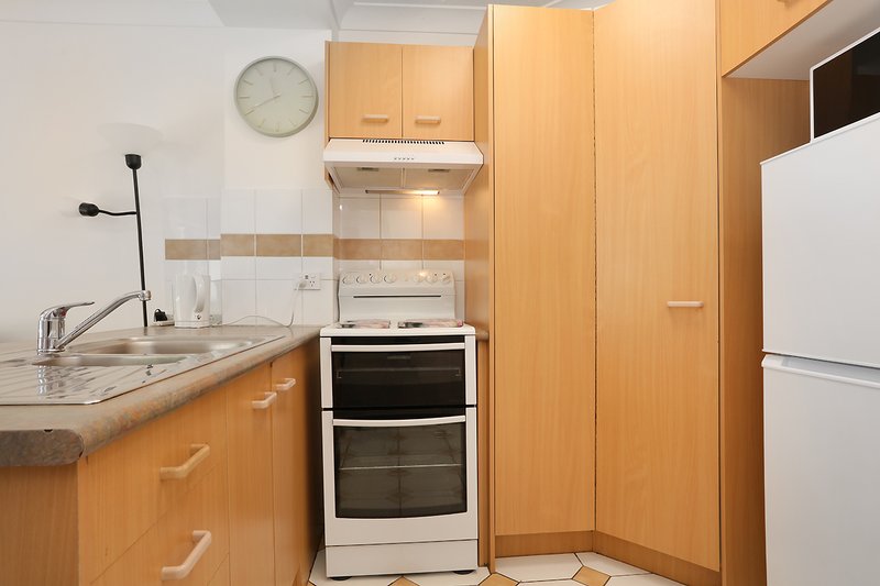 Photo - 22/21-27 Markwell Avenue, Surfers Paradise QLD 4217 - Image 14