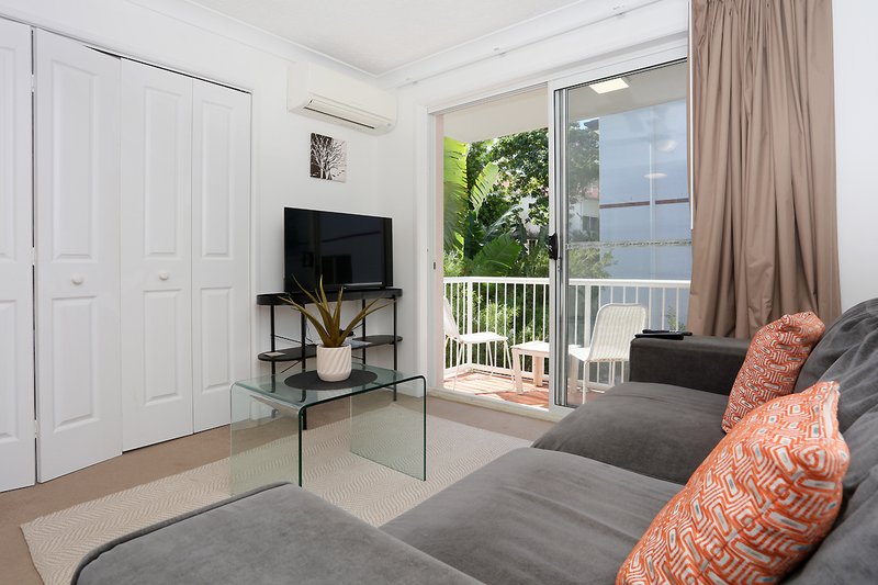 Photo - 22/21-27 Markwell Avenue, Surfers Paradise QLD 4217 - Image 15