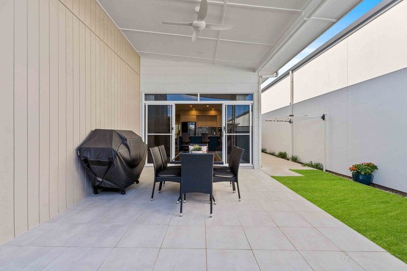 Photo - 222/1 Latitude Boulevard, Nikenbah QLD 4655 - Image 14