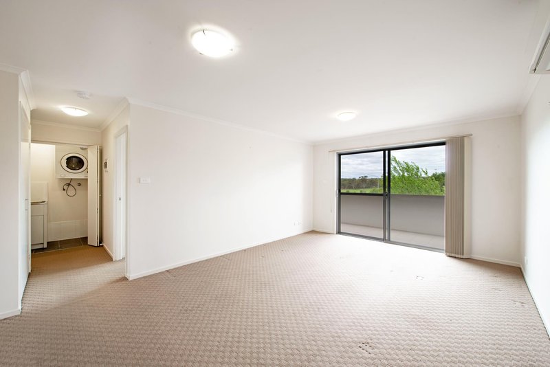 Photo - 22/21 Wiseman Street, Macquarie ACT 2614 - Image 5