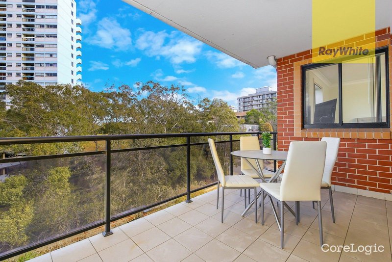 Photo - 22/24 Campbell Street, Parramatta NSW 2150 - Image 6