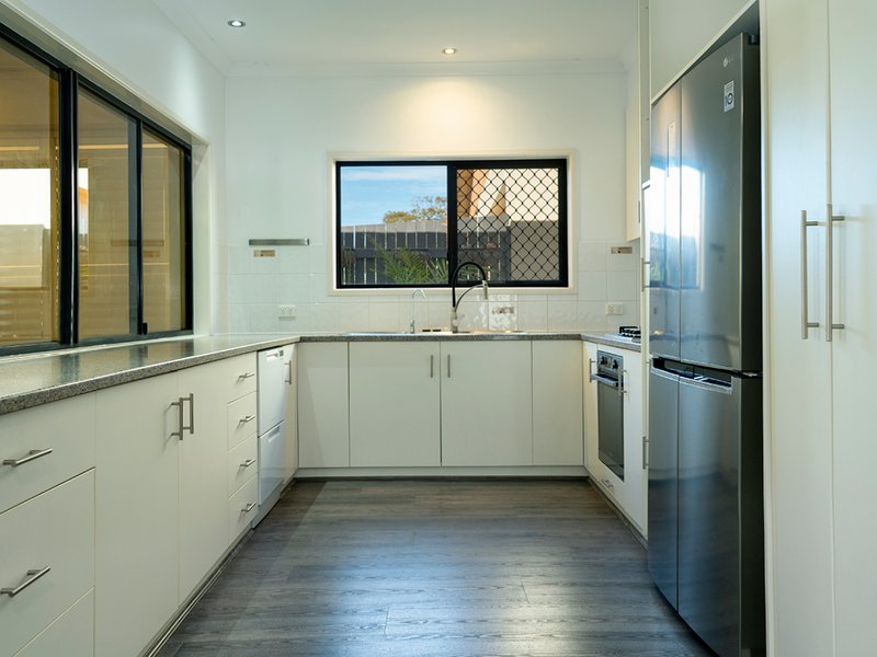 Photo - 2/224 Herries Street, Newtown QLD 4350 - Image 2