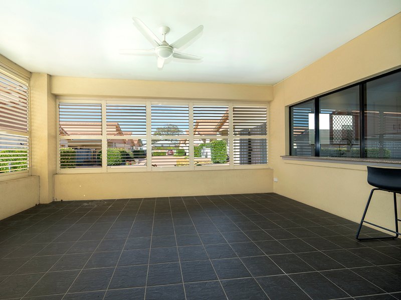 Photo - 2/224 Herries Street, Newtown QLD 4350 - Image 4