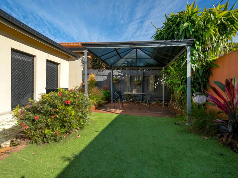 Photo - 2/224 Herries Street, Newtown QLD 4350 - Image 13