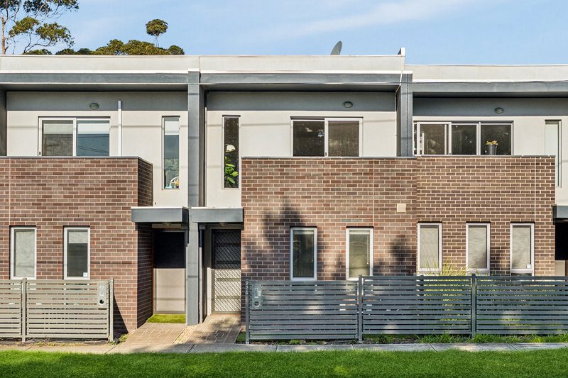 Photo - 2/224 Spring Street, Reservoir VIC 3073 - Image 2