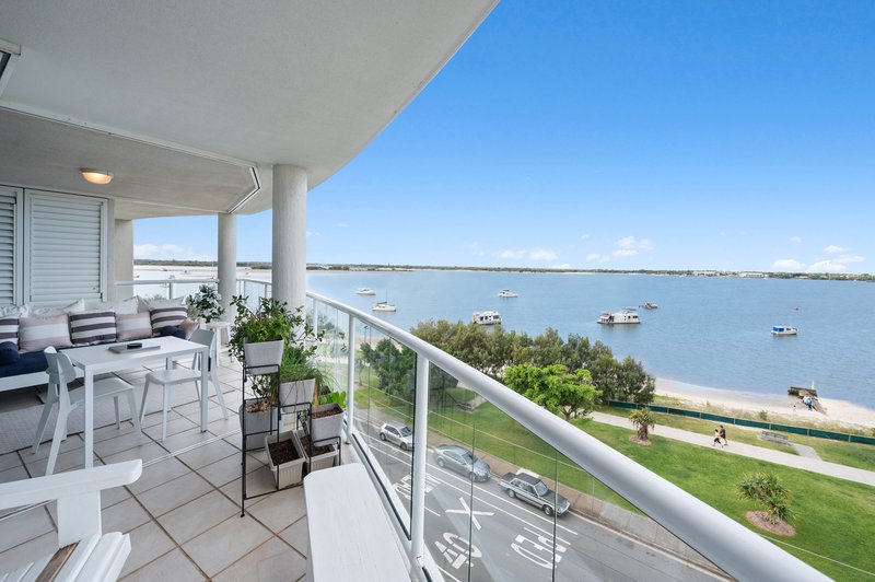 Photo - 22/242-244 Marine Parade, Labrador QLD 4215 - Image 4