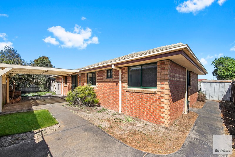 Photo - 2/225 Lady Nelson Way, Taylors Lakes VIC 3038 - Image 5