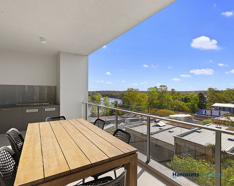 Photo - 22/25 Riverview Terrace, Indooroopilly QLD 4068 - Image 2