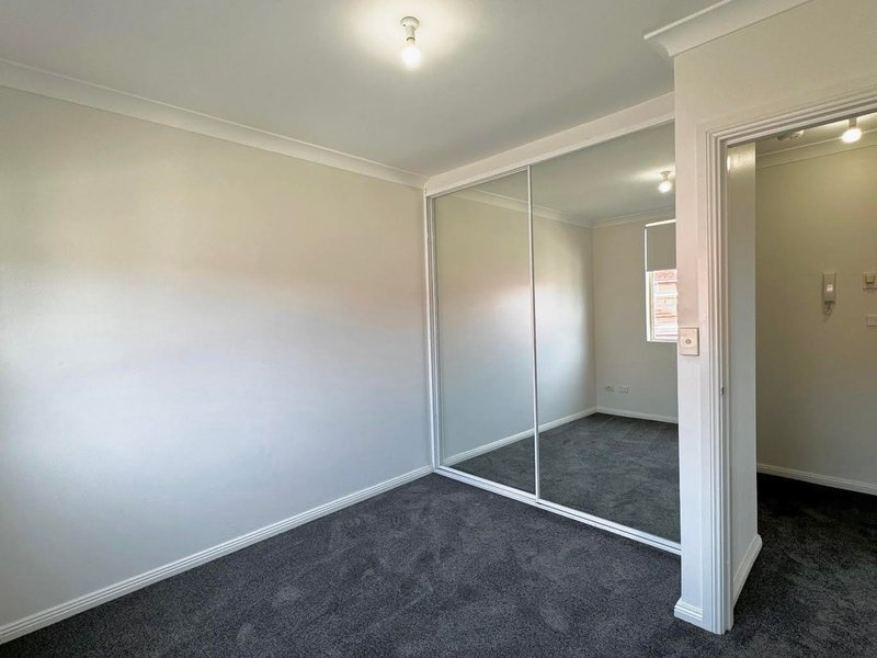 Photo - 2/225 Woniora Road, Blakehurst NSW 2221 - Image 6