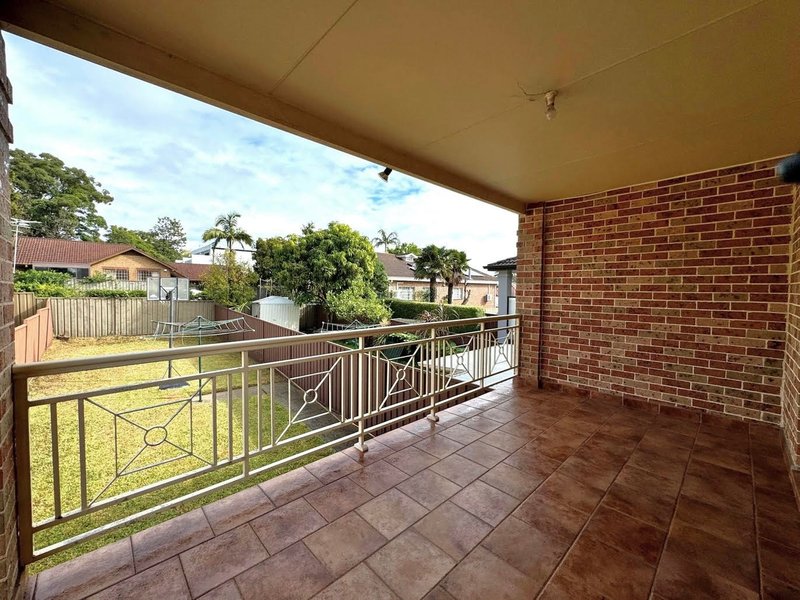 Photo - 2/225 Woniora Road, Blakehurst NSW 2221 - Image 11