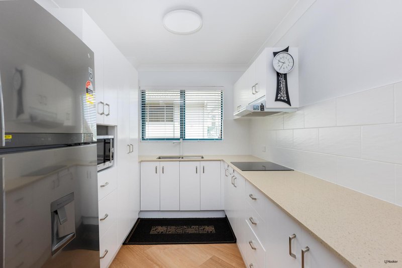 Photo - 22/27-29 Dutton Street, Coolangatta QLD 4225 - Image 5