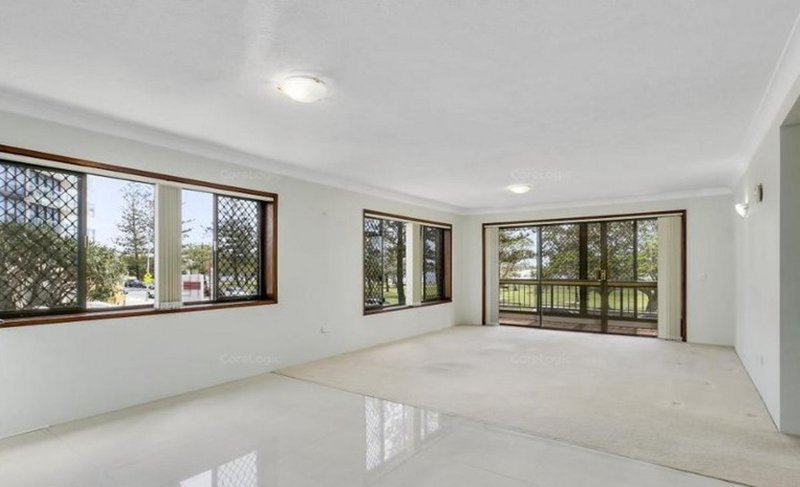 Photo - 2/228 Marine Parade, Labrador QLD 4215 - Image 6